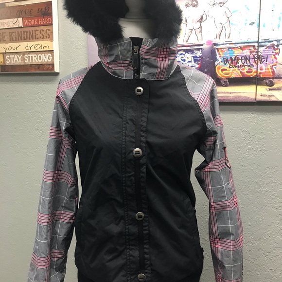 686 Women’s winter jacket &snow boarding - Picture 7 of 8